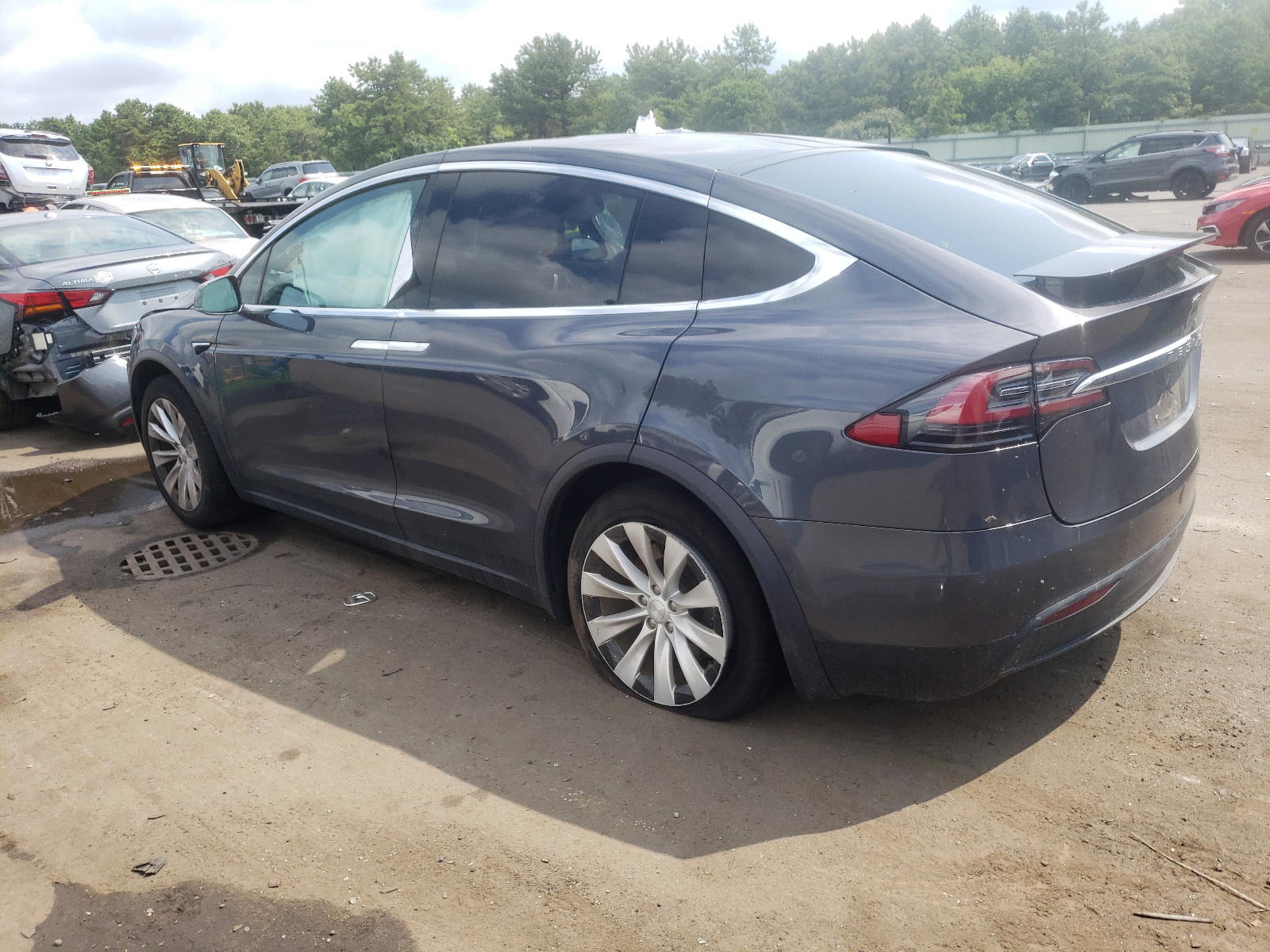 Photo 3 from auction – 2019 TESLA MODEL X with VIN 5YJXCAE20KF160468