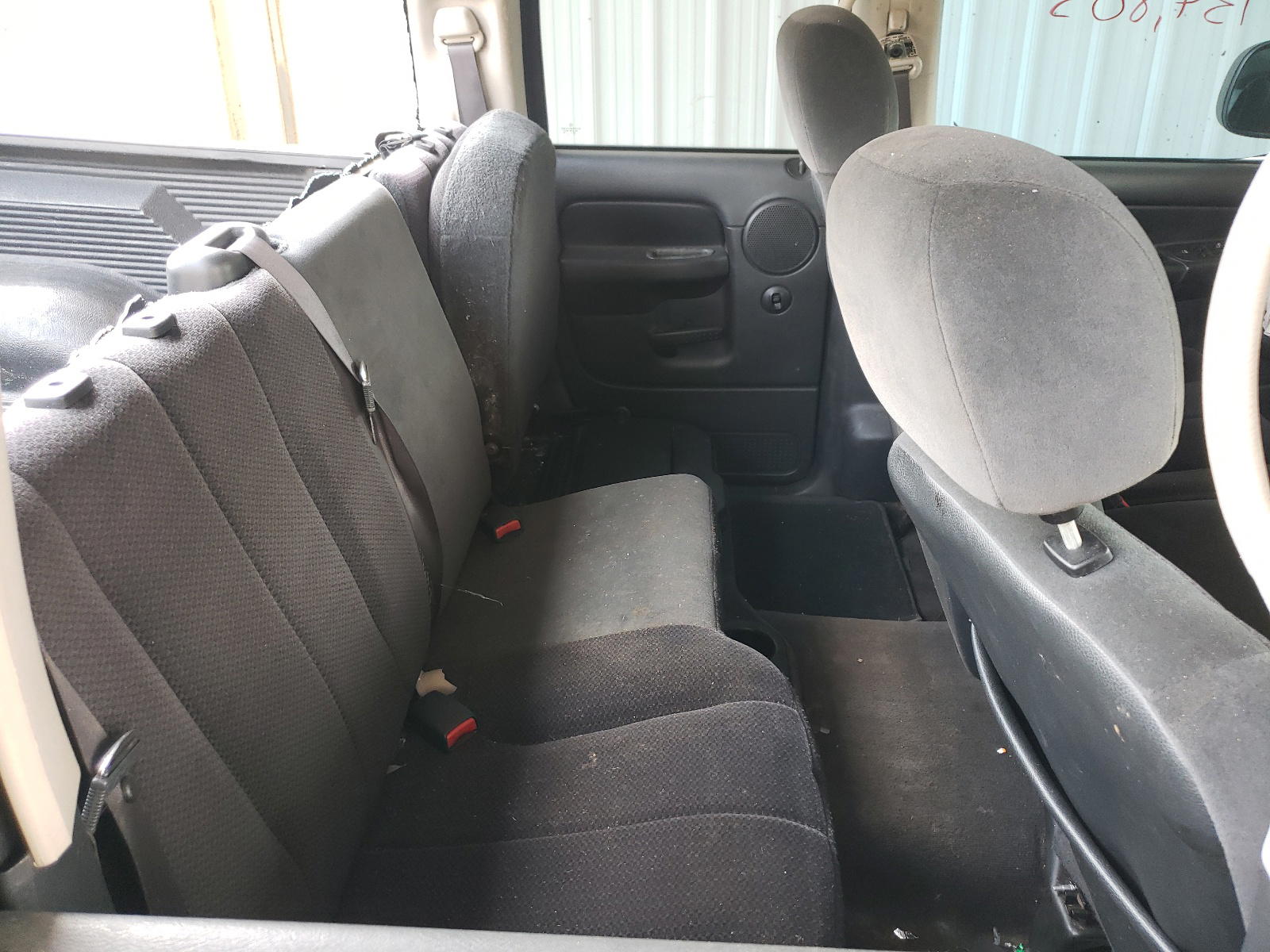 Photo 6 from auction – 2004 DODGE RAM 1500 S with VIN 1D7HA18D64S577662
