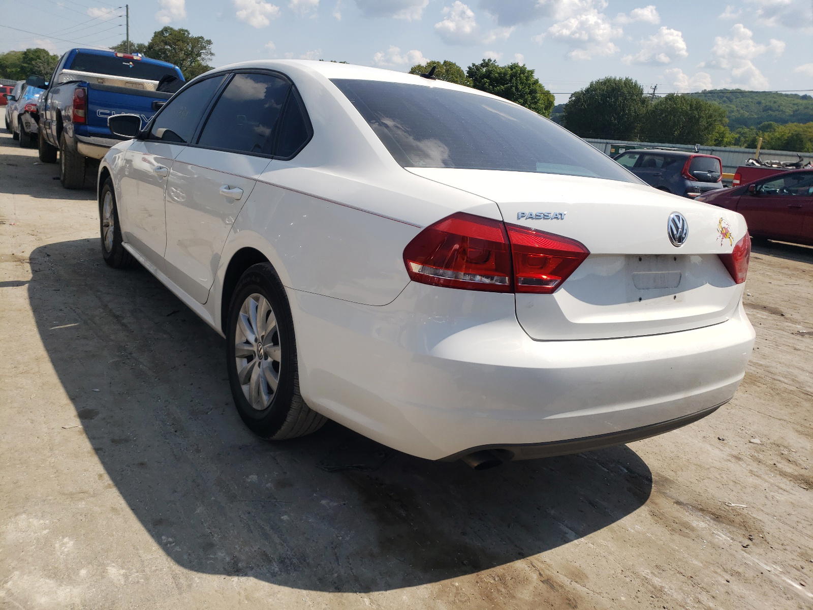 Photo 3 from auction – 2012 VOLKSWAGEN PASSAT S with VIN 1VWAP7A32CC075588