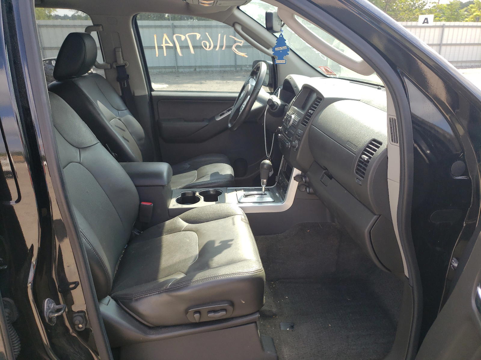 Photo 5 from auction – 2012 NISSAN PATHFINDER with VIN 5N1AR1NB0CC636751