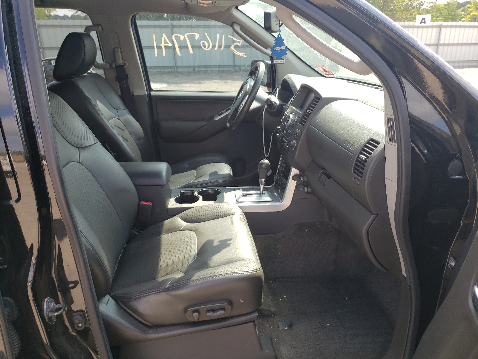 Фото 5 с аукциона – 2012 NISSAN PATHFINDER с VIN 5N1AR1NB0CC636751