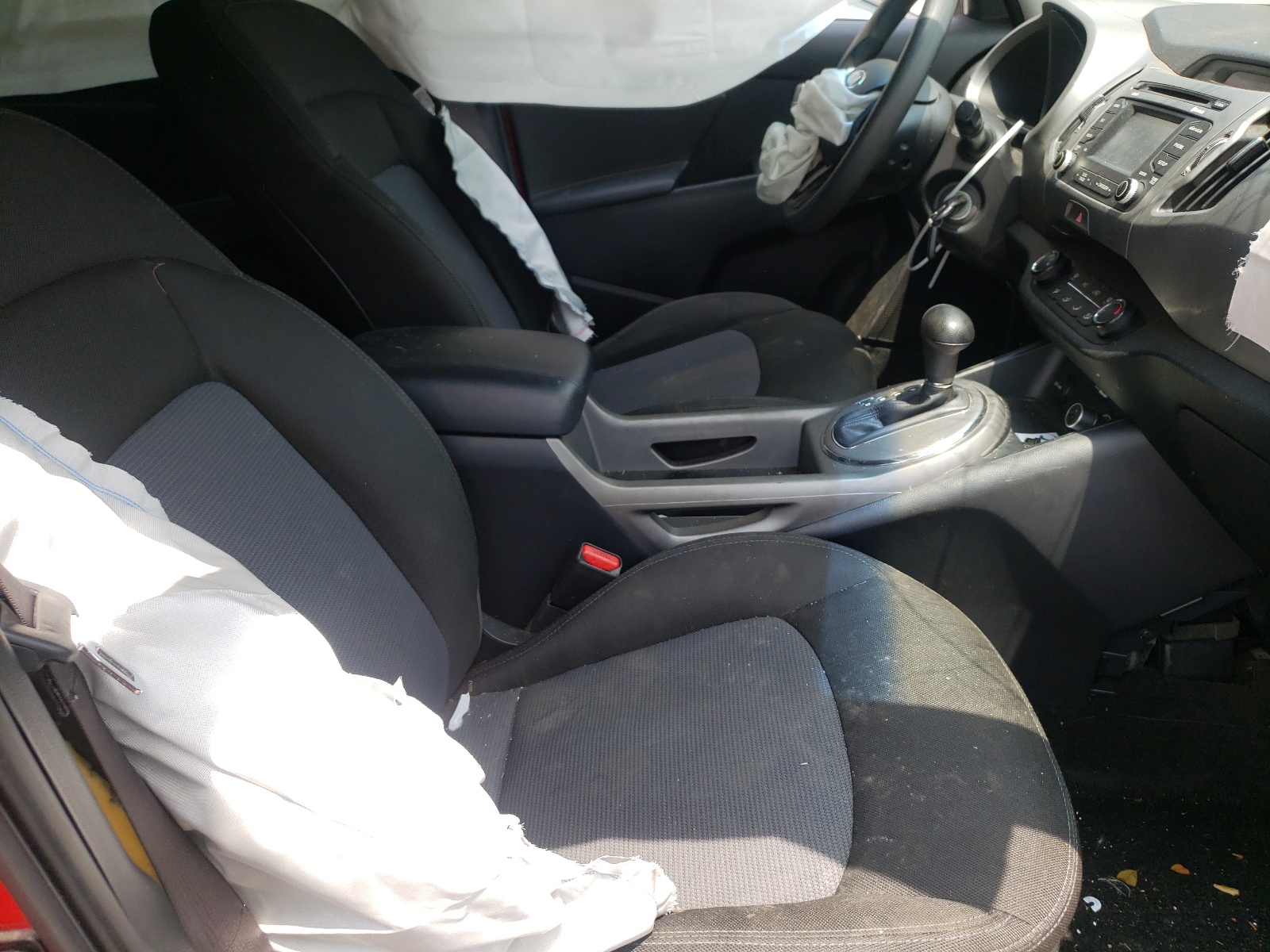Photo 5 from auction – 2015 KIA SPORTAGE L with VIN KNDPB3AC8F7719564