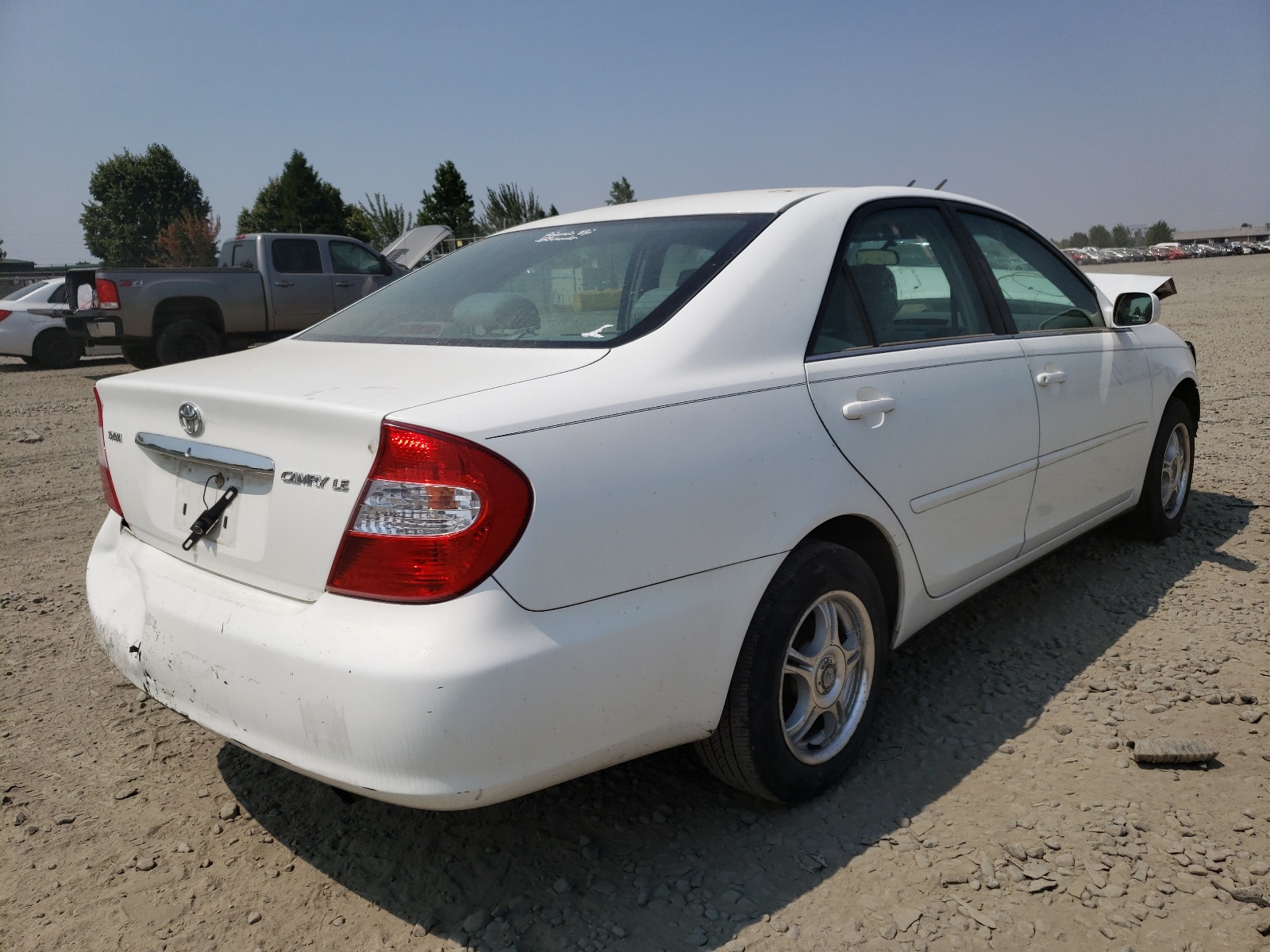 Photo 4 from auction – 2004 TOYOTA CAMRY LE with VIN 4T1BE32K04U363144