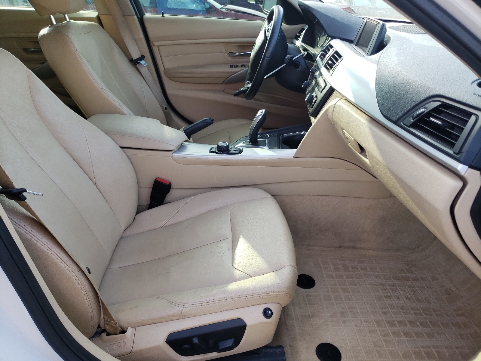 صورة رقم 5 من المزاد - 2013 BMW 328 I مع VIN WBA3A5G53DNP24649