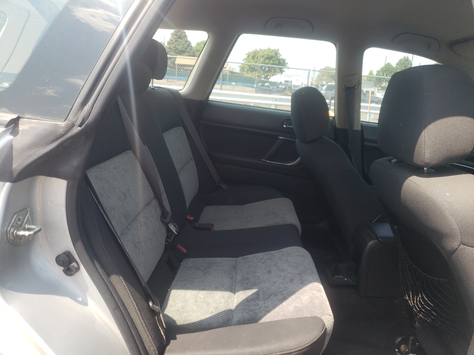 Photo 6 from auction – 2005 SUBARU LEGACY OUT with VIN 4S4BP61C257369985