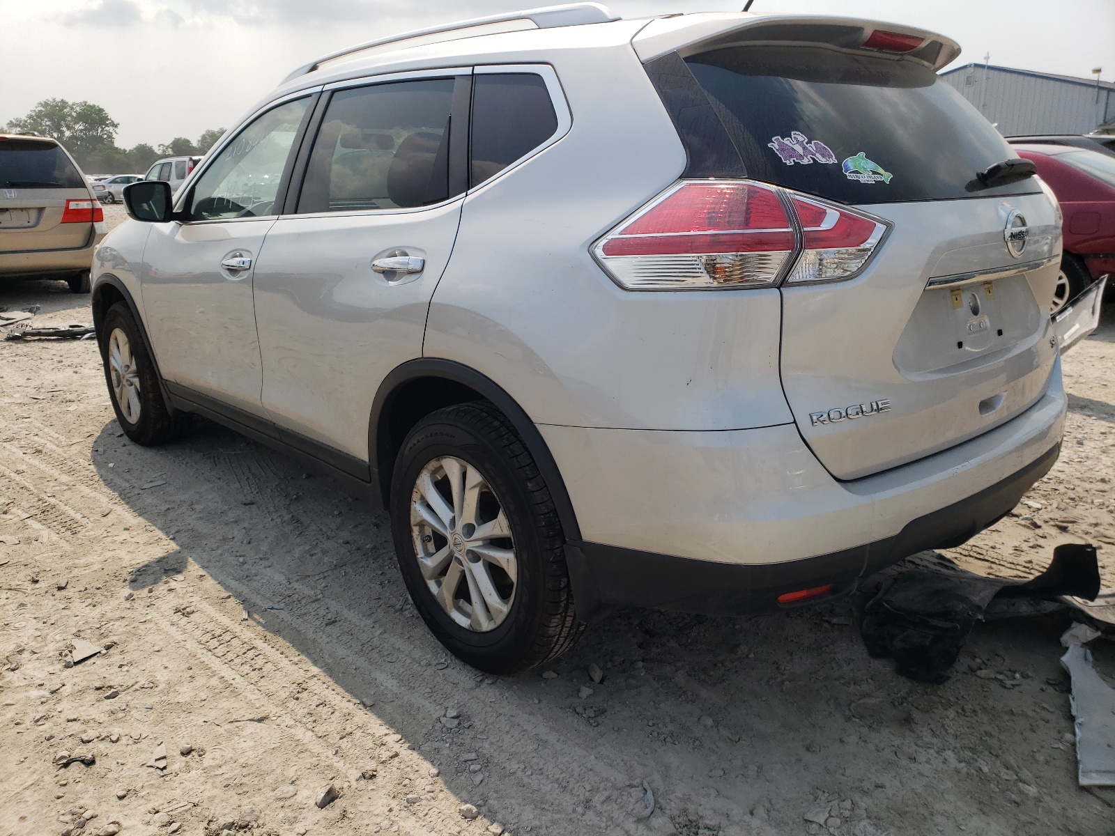 Photo 3 from auction – 2015 NISSAN ROGUE S with VIN KNMAT2MVXFP570410