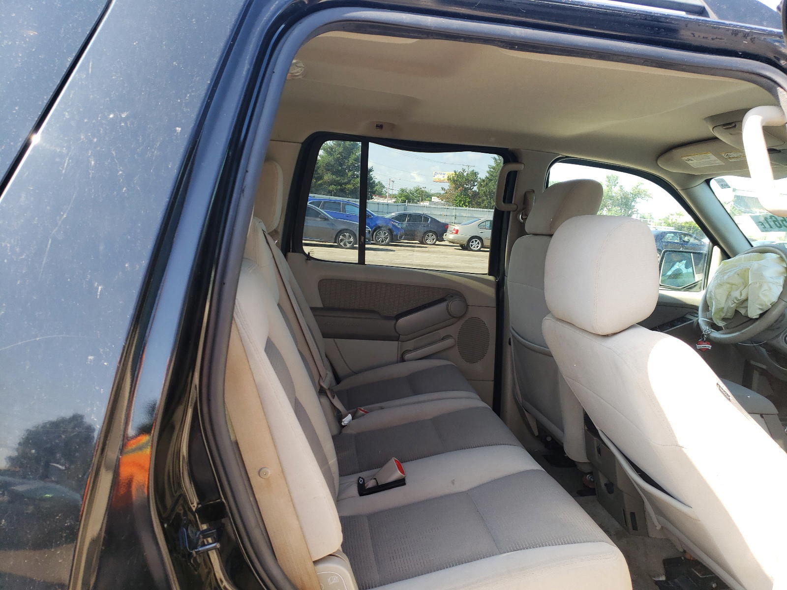 Photo 6 from auction – 2006 FORD EXPLORER X with VIN 1FMEU73E46UA30710