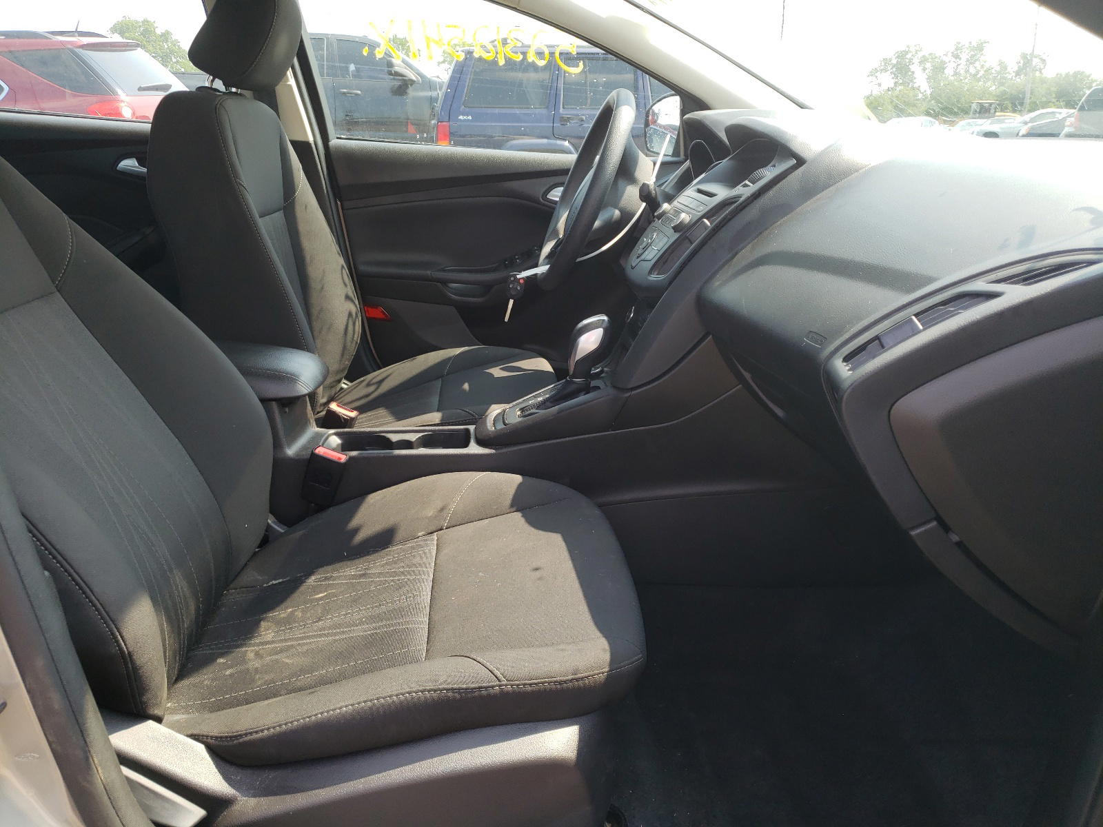 Photo 5 from auction – 2015 FORD FOCUS SE with VIN 1FADP3F20FL384351