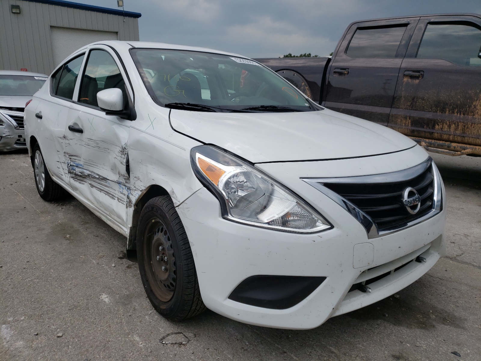 Photo 1 from auction – 2017 NISSAN VERSA S with VIN 3N1CN7APXHL870813