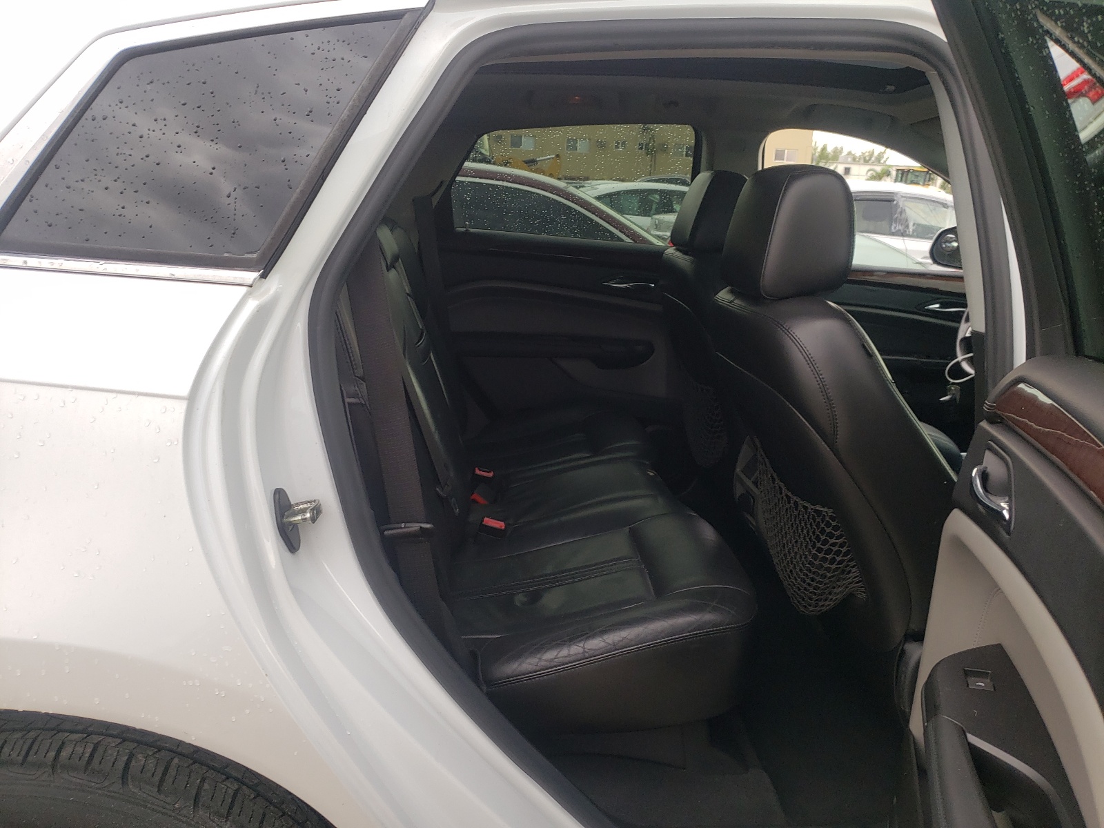 Photo 6 from auction – 2011 CADILLAC SRX PERFOR with VIN 3GYFNBEY4BS594264
