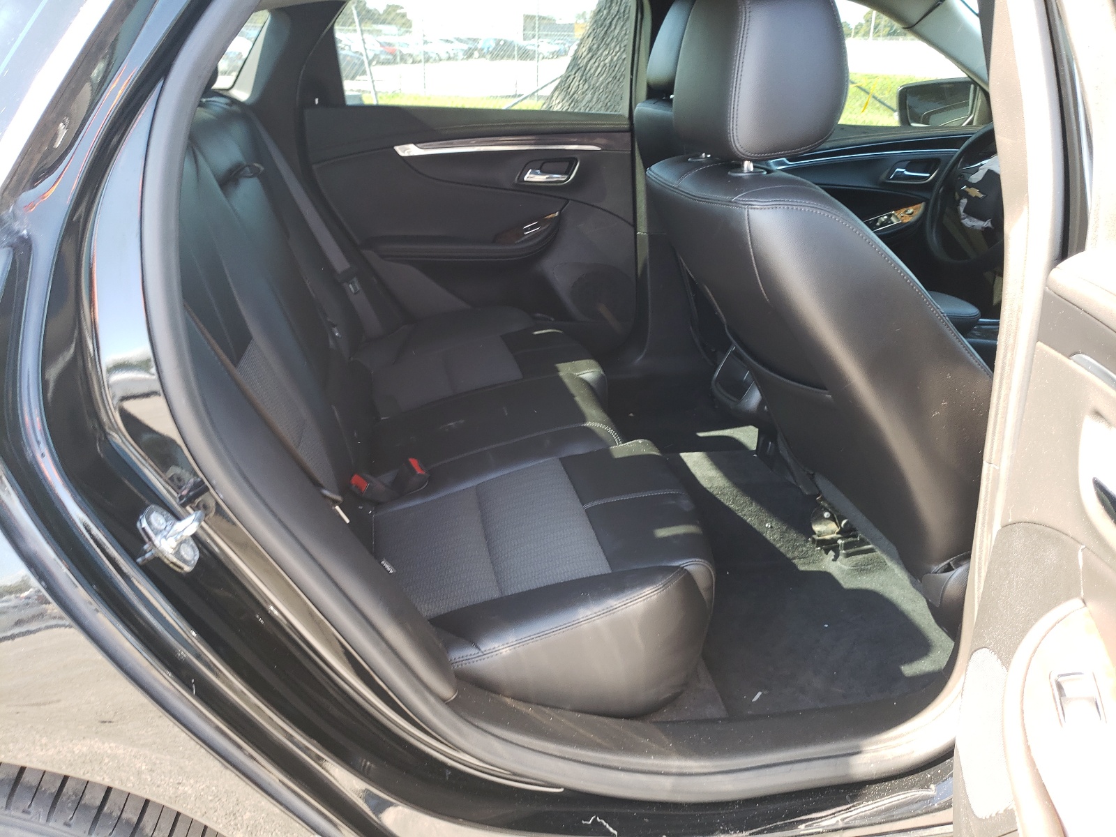 Photo 6 from auction – 2015 CHEVROLET IMPALA LT with VIN 2G1125S32F9100515