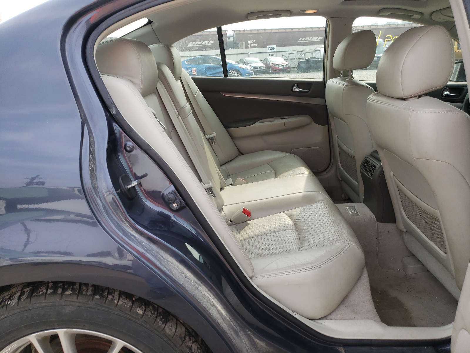 Photo 6 from auction – 2011 INFINITI G37 with VIN JN1CV6AR8BM403589