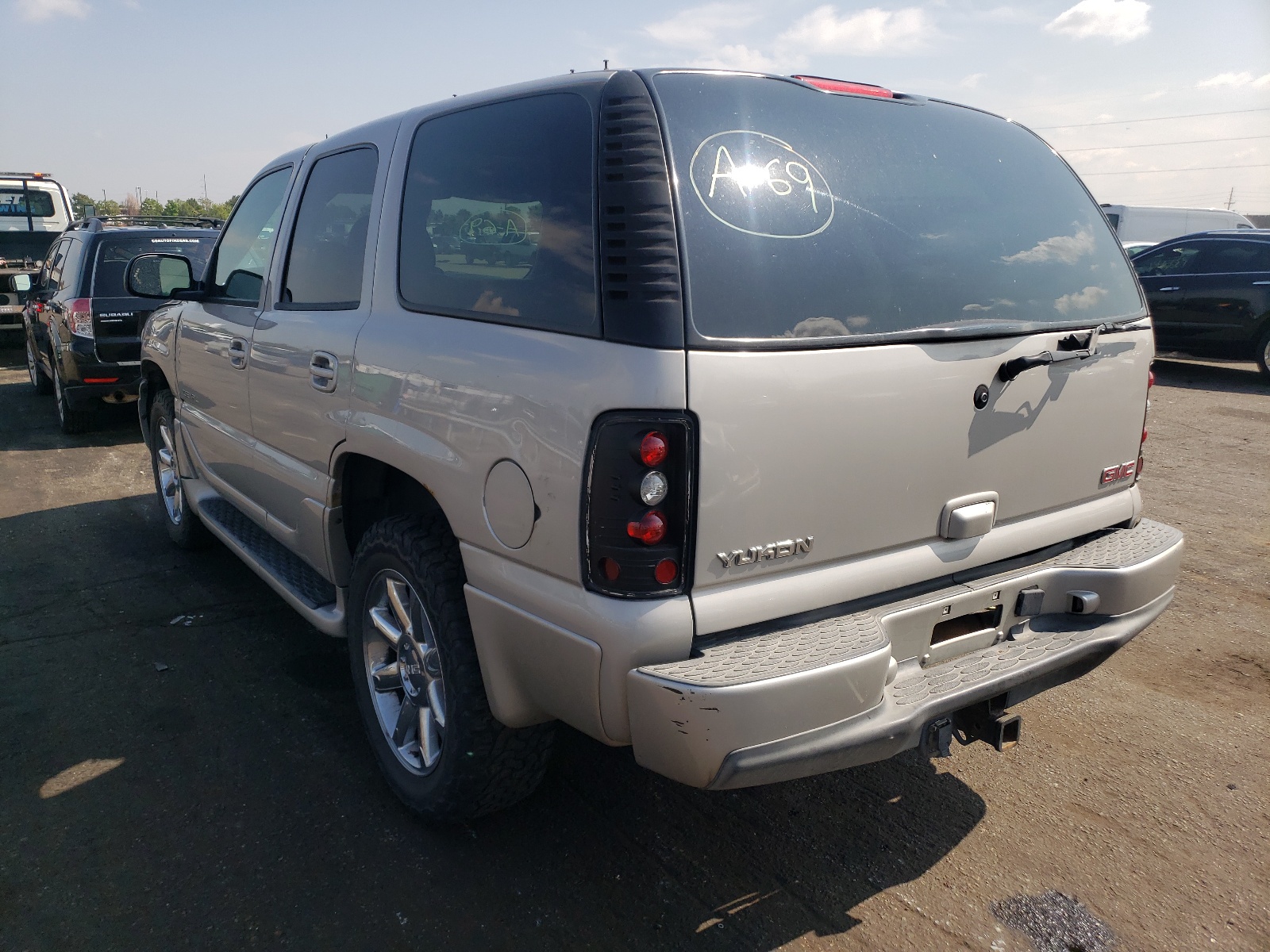 Photo 3 from auction – 2004 GMC YUKON DENA with VIN 1GKEK63U34J254145