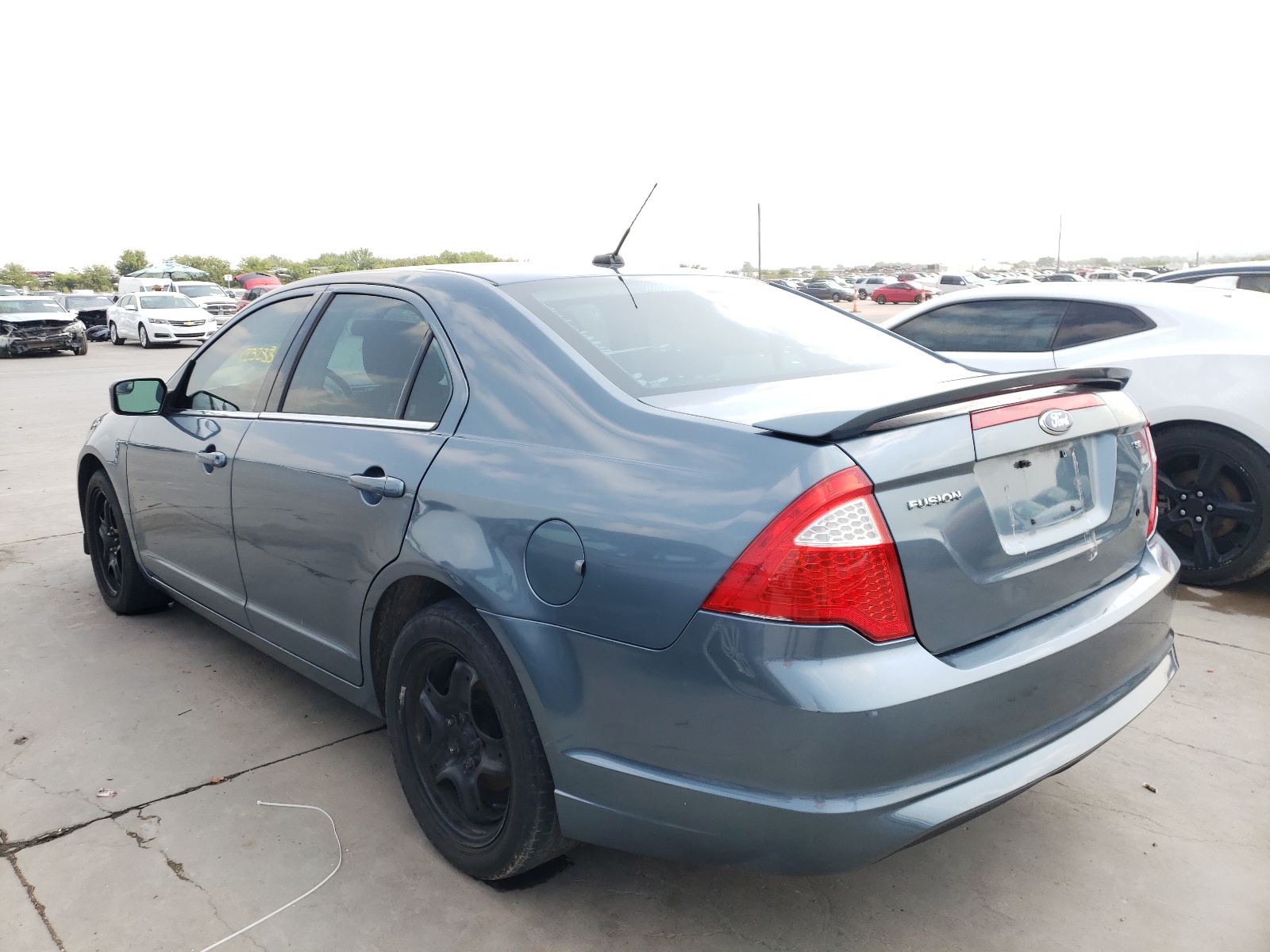 Photo 3 from auction – 2011 FORD FUSION SE with VIN 3FAHP0HA3BR184208
