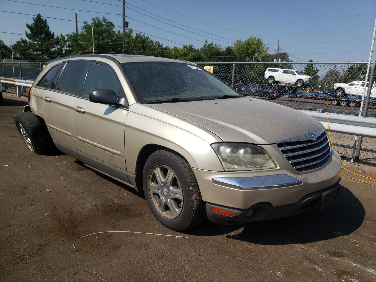 CHRYSLER PACIFICA T 2005 with VIN 2C8GF68495R245429 - Photo from auction