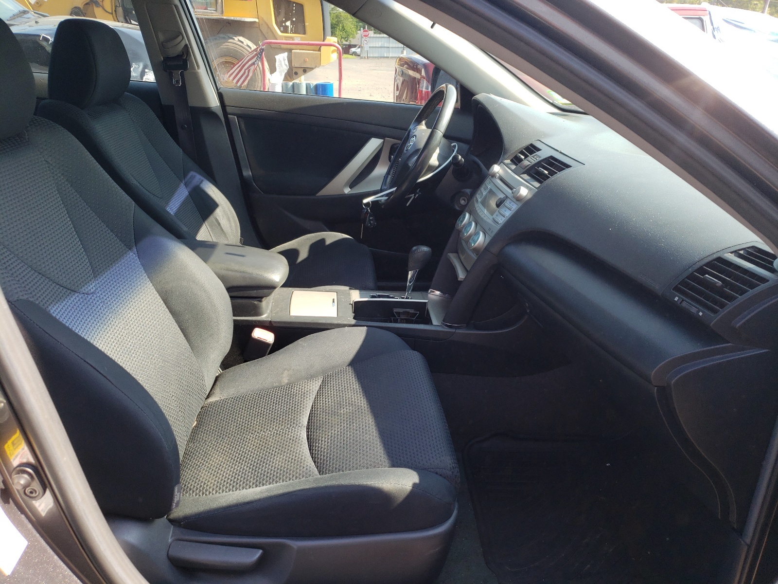 Photo 5 from auction – 2007 TOYOTA CAMRY with VIN 4T1BE46K47U157524