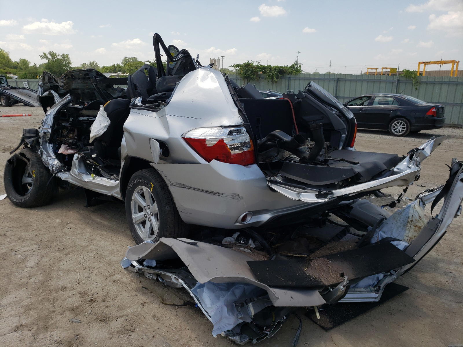 Photo 3 from auction – 2010 TOYOTA HIGHLANDER with VIN 5TDJK3EH5AS012500