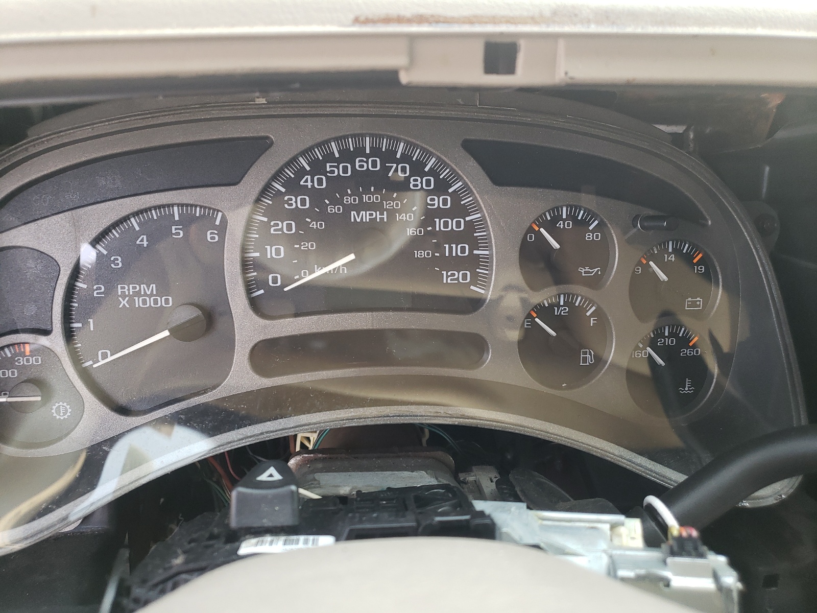 Photo 8 from auction – 2004 GMC YUKON DENA with VIN 1GKEK63U34J254145
