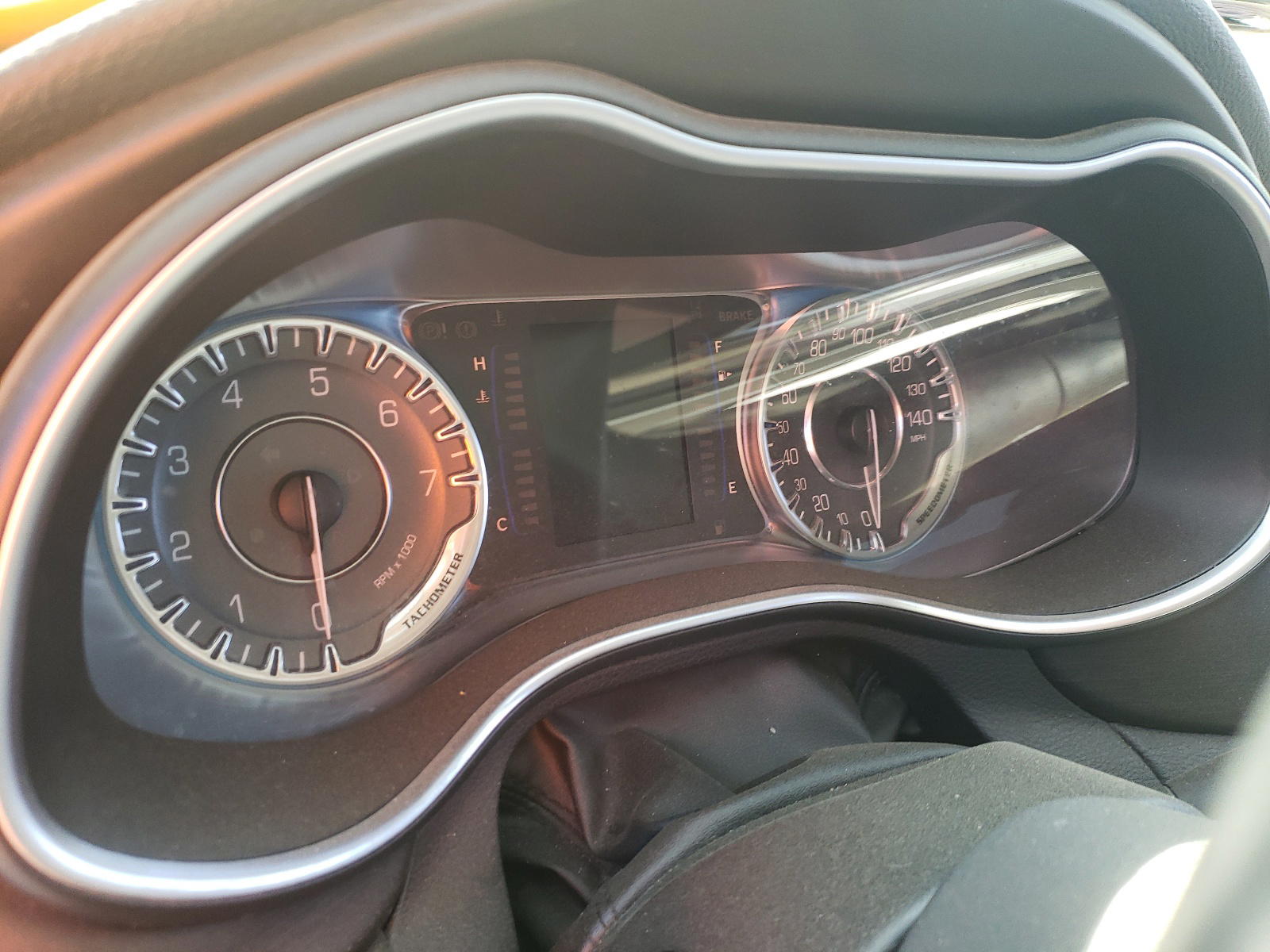 Photo 8 from auction – 2015 CHRYSLER 200 LIMITE with VIN 1C3CCCAB6FN541365