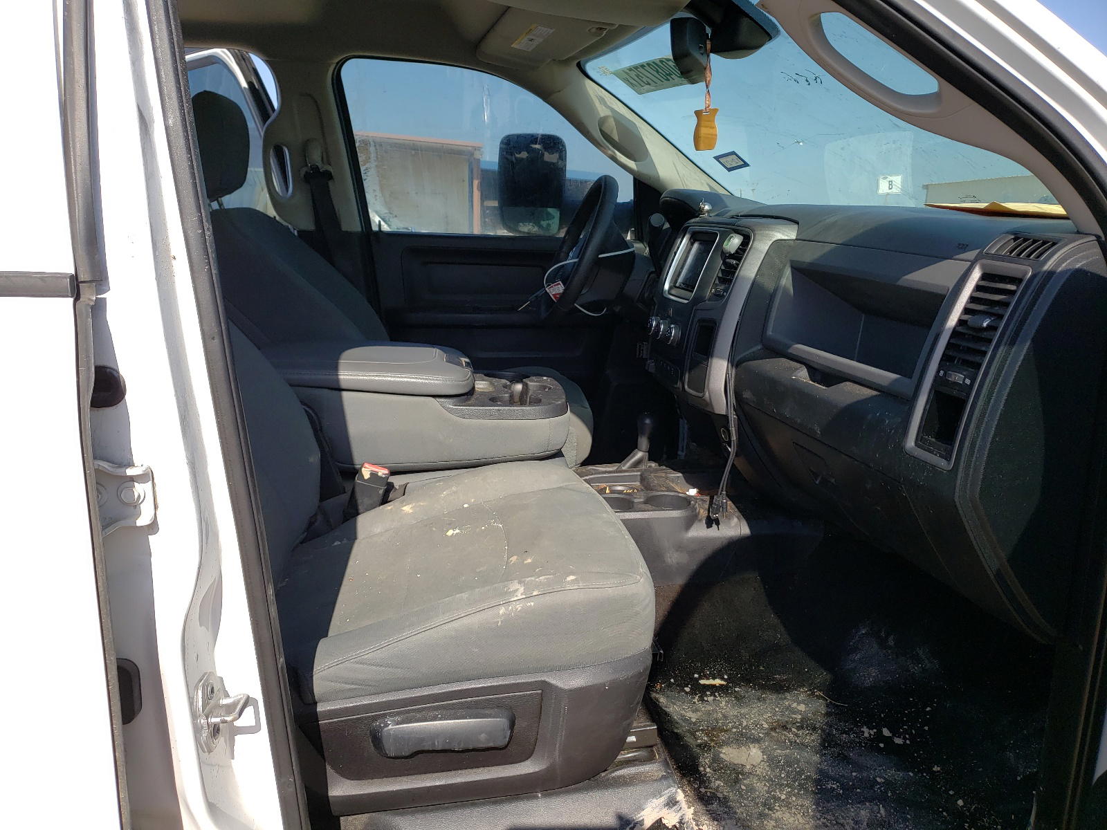 Photo 5 from auction – 2016 RAM 2500 ST with VIN 3C6UR5HL6GG129392