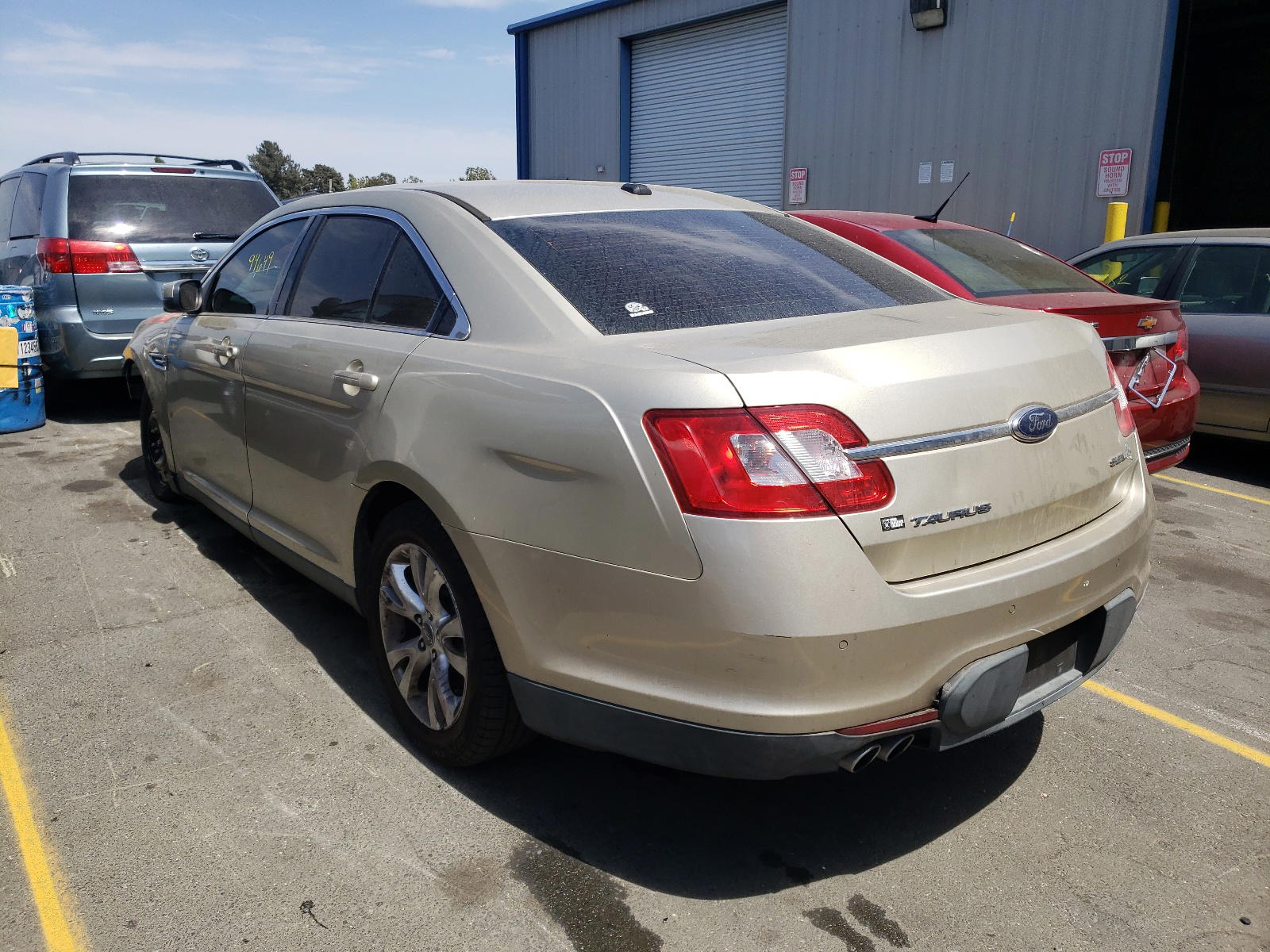 Photo 3 from auction – 2010 FORD TAURUS SEL with VIN 1FAHP2EW3AG150982