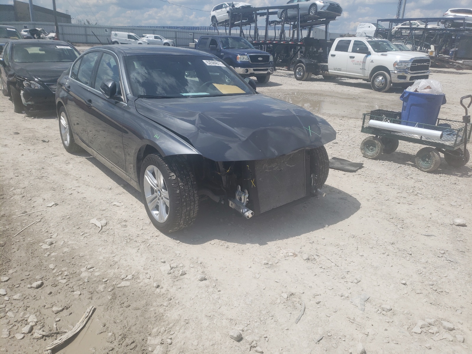 BMW 330 XI 2017 with VIN WBA8D9G36HNU62327 - Photo from auction