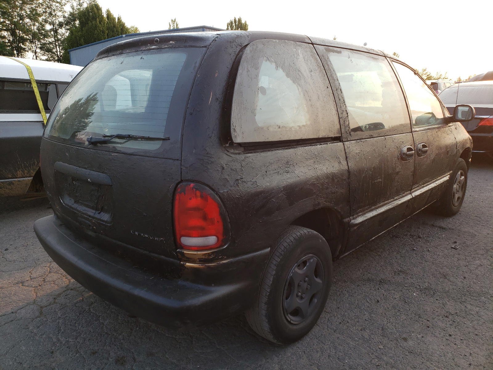 Photo 4 from auction – 2000 DODGE CARAVAN with VIN 2B4GP2532YR501544
