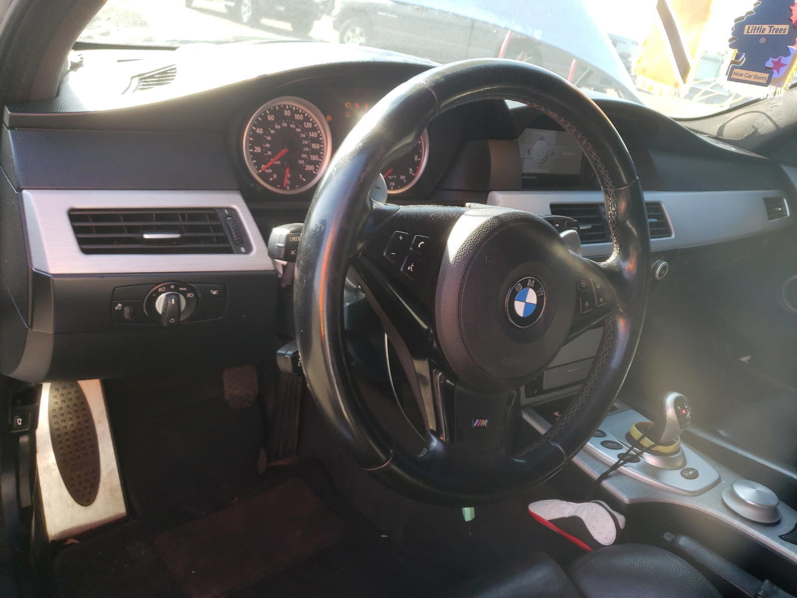 Photo 9 from auction – 2008 BMW M5 with VIN WBSNB93548CX10324