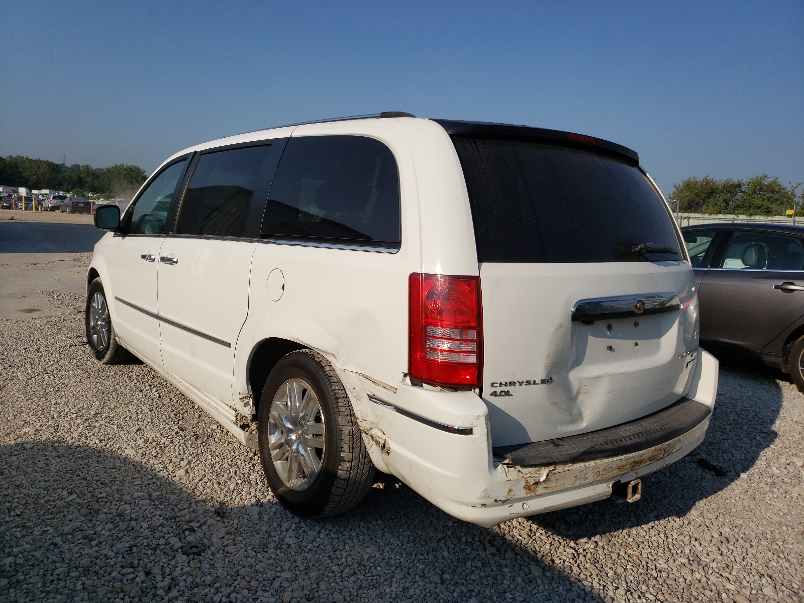 Photo 3 from auction – 2010 CHRYSLER TOWN & COU with VIN 2A4RR7DX8AR428297