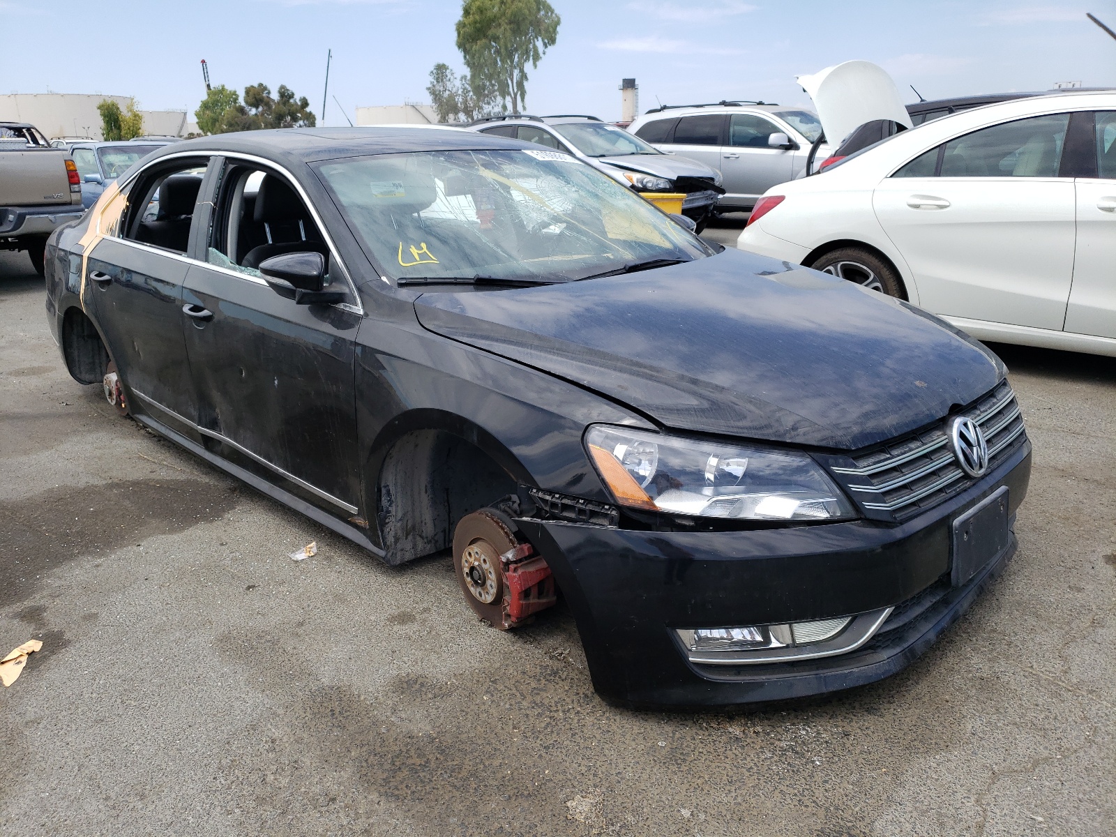VOLKSWAGEN PASSAT SEL 2012 with VIN 1VWCN7A36CC075561 - Photo from auction