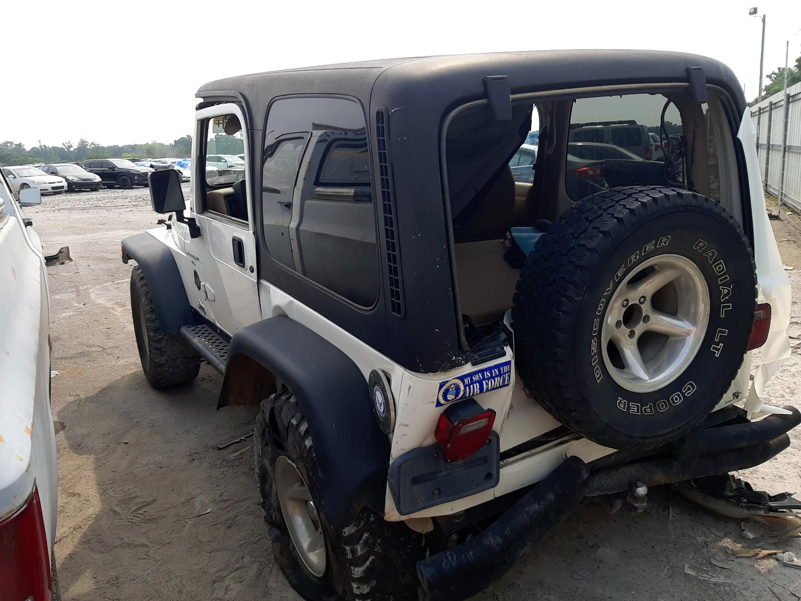 Photo 3 from auction – 2000 JEEP WRANGLER / with VIN 1J4FA59S2YP711298