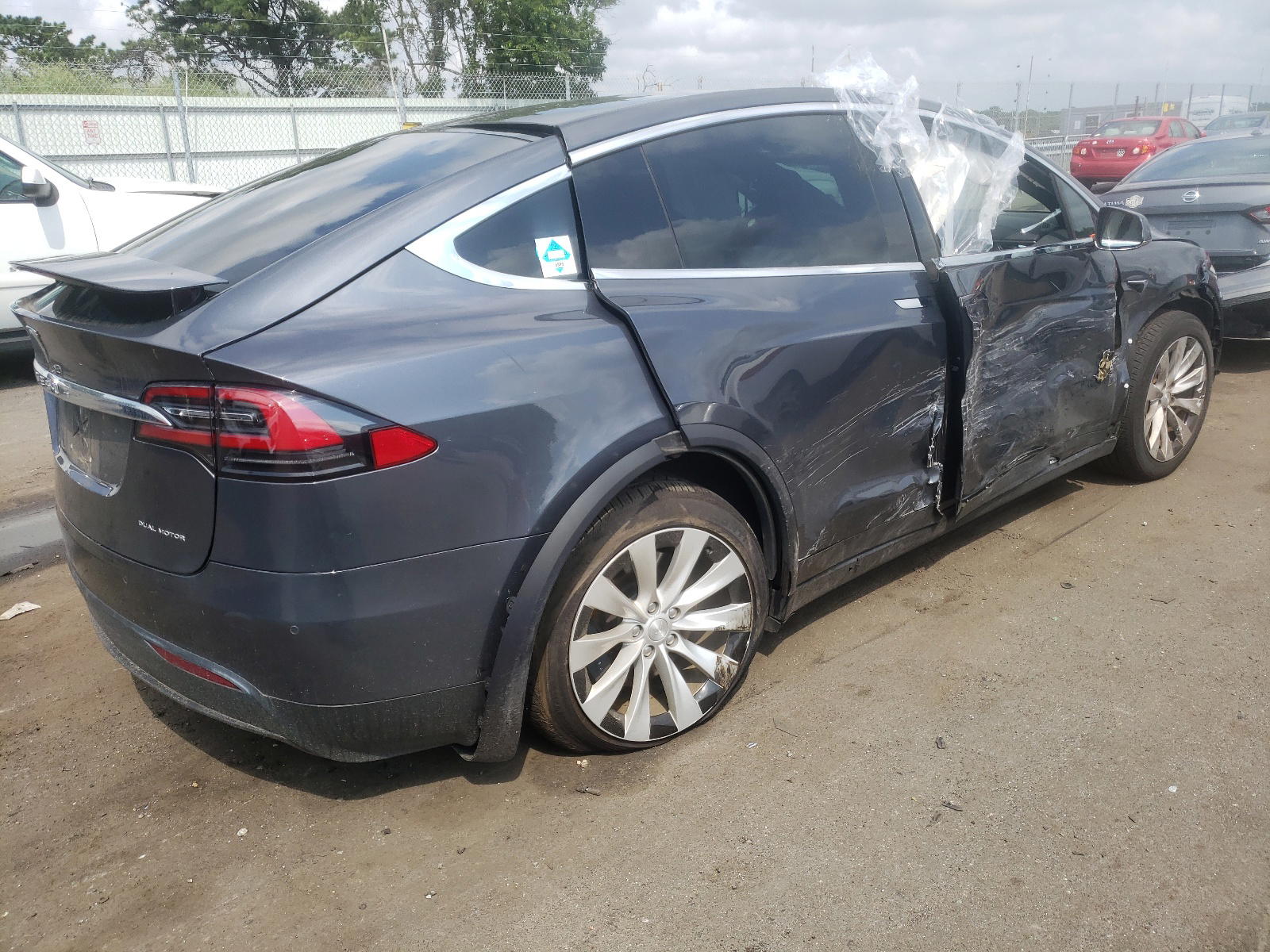 Photo 4 from auction – 2019 TESLA MODEL X with VIN 5YJXCAE20KF160468