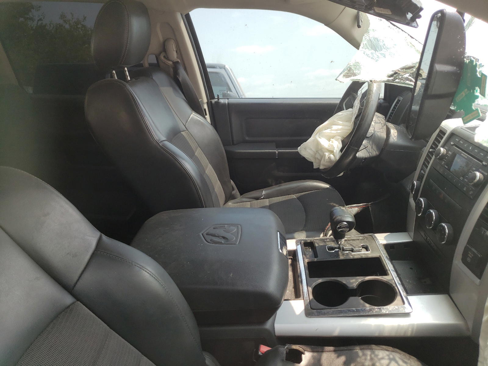 Photo 5 from auction – 2010 DODGE RAM 1500 with VIN 1D7RV1CT9AS120878