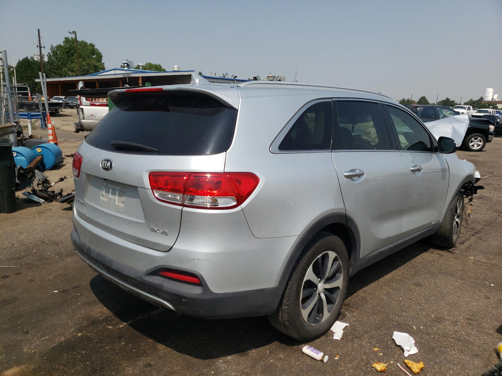 Photo 4 from auction – 2017 KIA SORENTO EX with VIN 5XYPHDA52HG232176