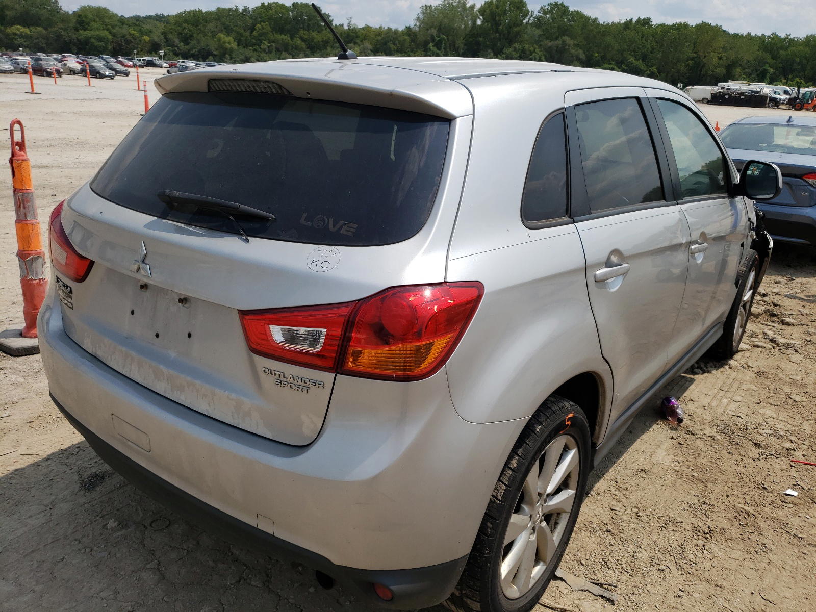 Photo 4 from auction – 2013 MITSUBISHI OUTLANDER with VIN 4A4AP3AU6DE020712