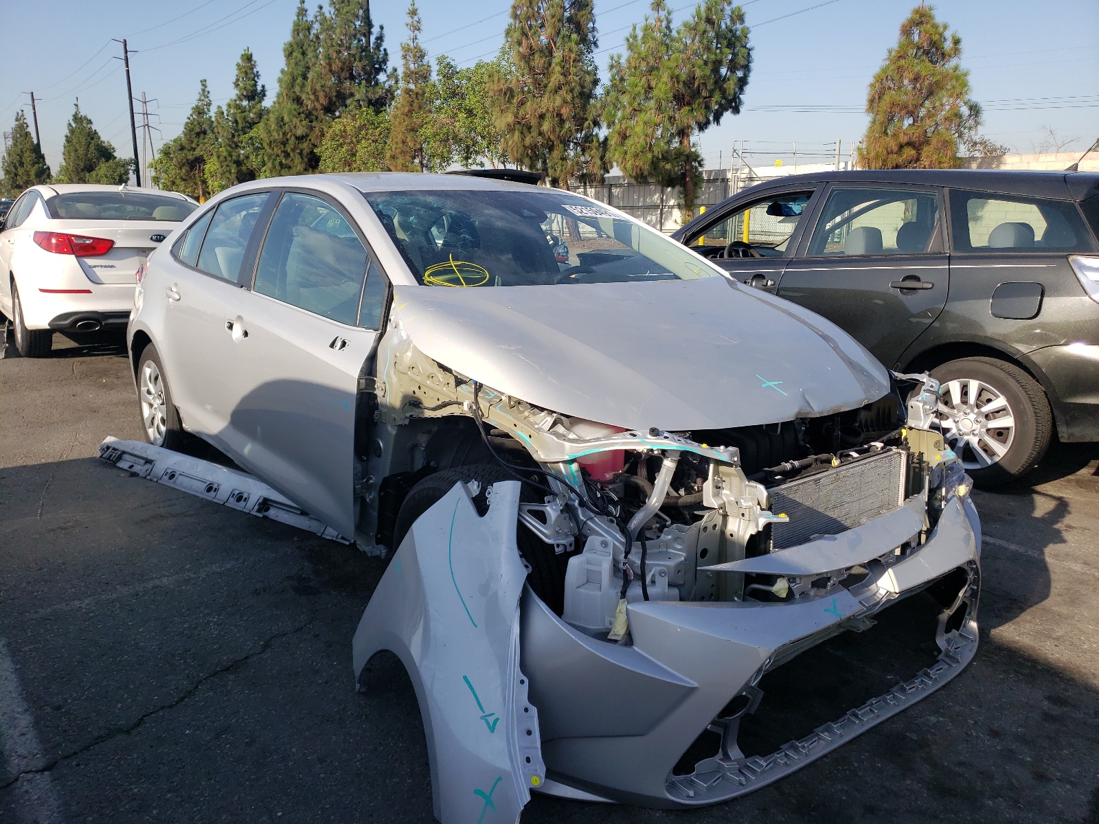TOYOTA COROLLA LE 2020 with VIN 5YFEPRAE0LP073671 - Photo from auction