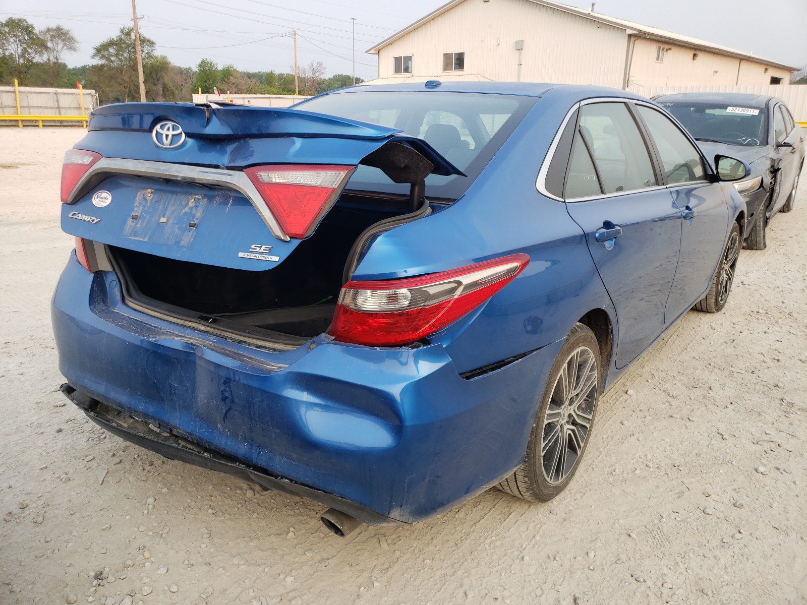 Photo 4 from auction – 2016 TOYOTA CAMRY SE with VIN 4T1BF1FK0GU560976