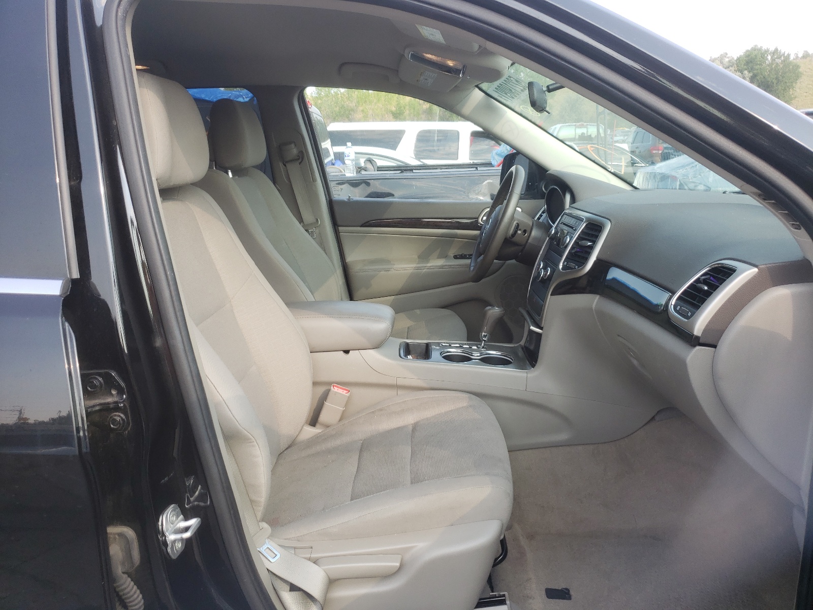Photo 5 from auction – 2012 JEEP GRAND CHER with VIN 1C4RJFAG0CC148882