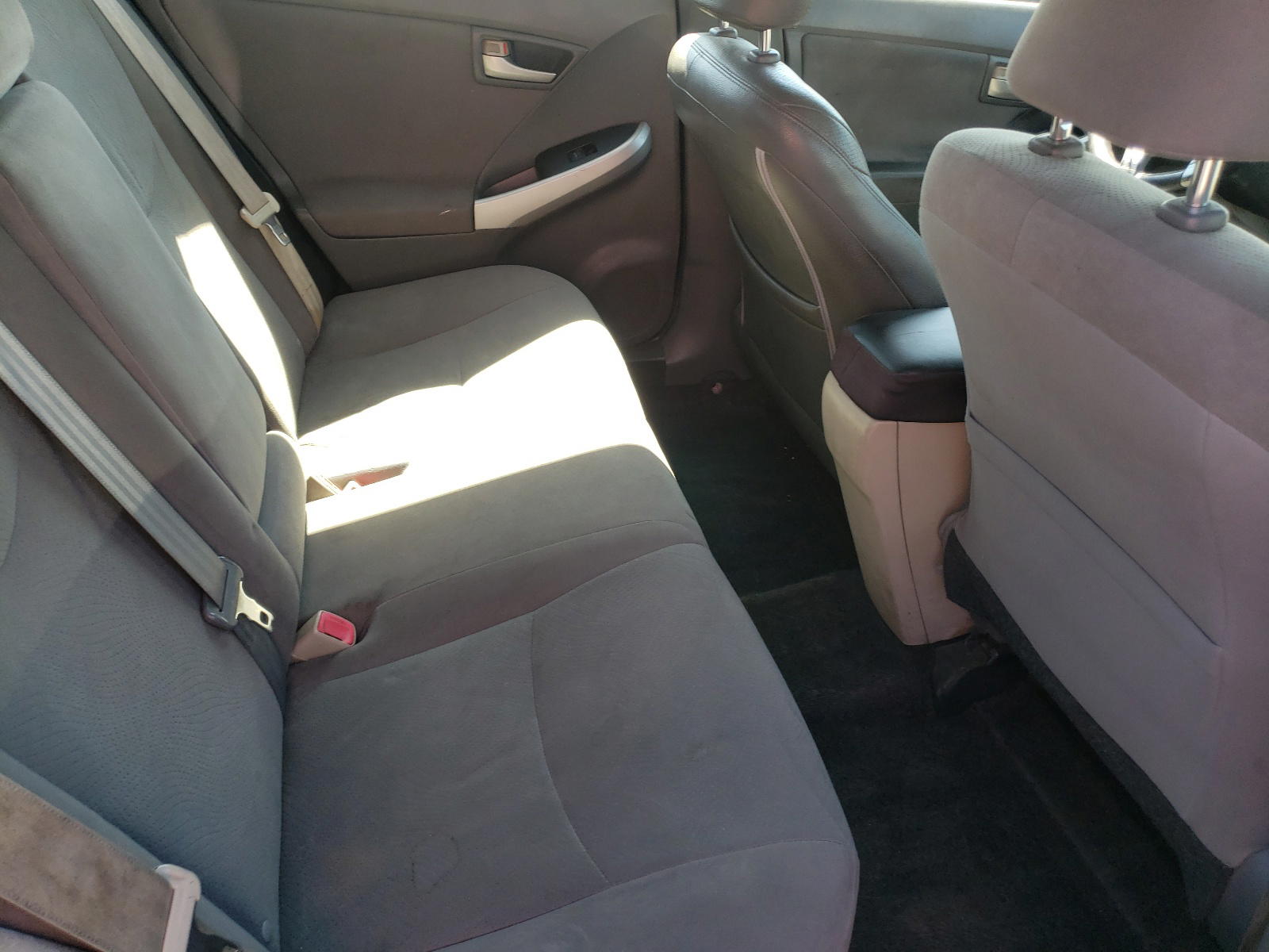 Photo 6 from auction – 2012 TOYOTA PRIUS with VIN JTDKN3DUXC5487739