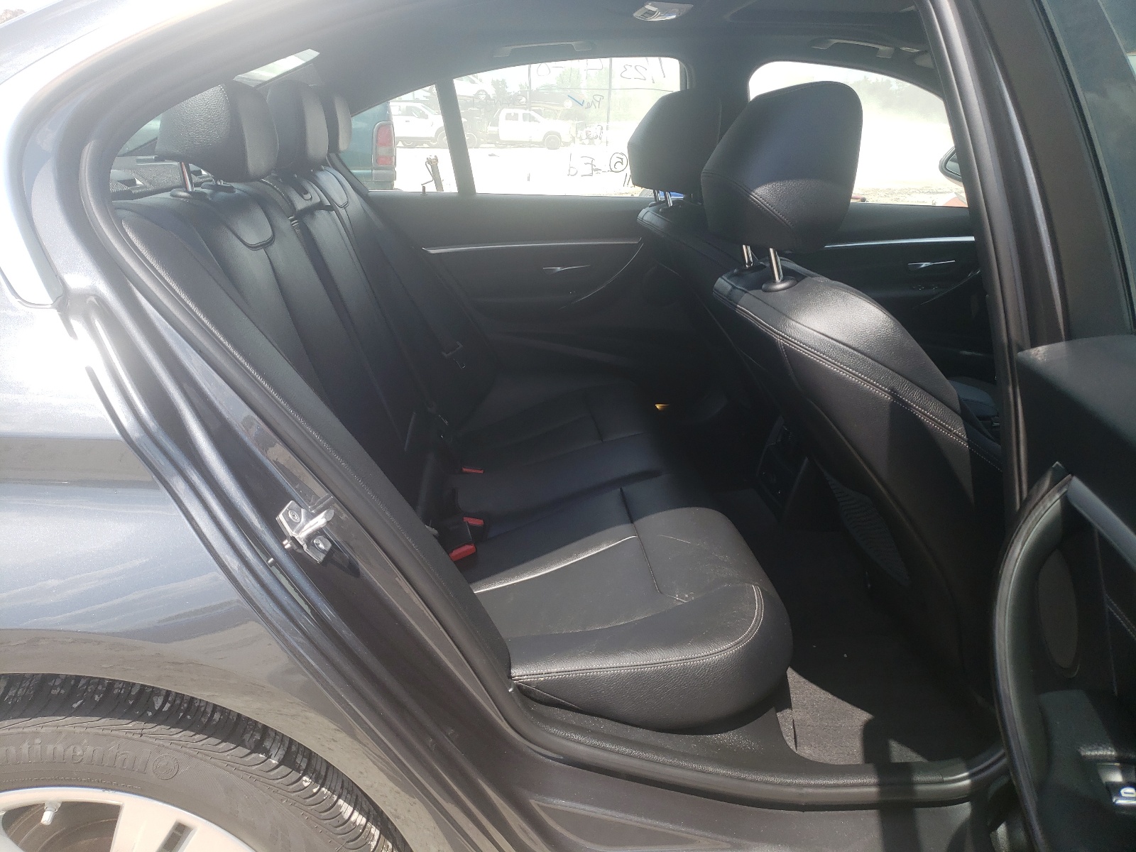 Photo 6 from auction – 2017 BMW 330 XI with VIN WBA8D9G36HNU62327
