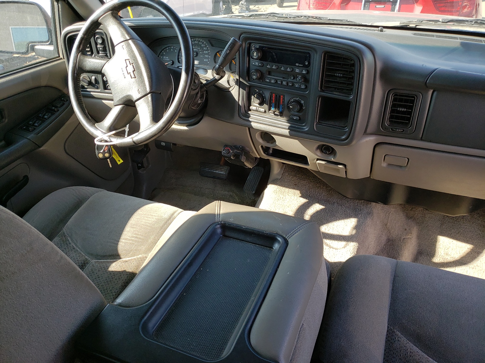 Photo 9 from auction – 2003 CHEVROLET SUBURBAN K with VIN 3GNFK16Z23G322551
