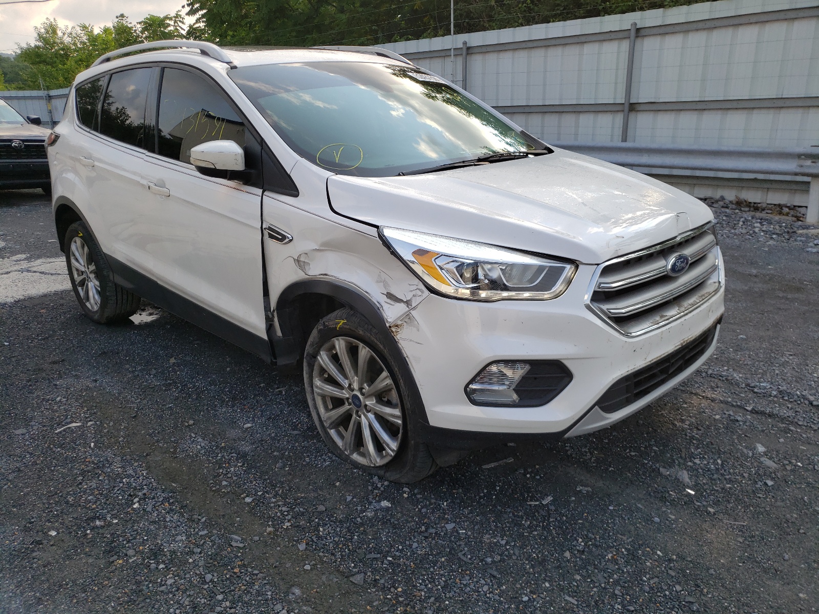Photo 1 from auction – 2017 FORD ESCAPE TIT with VIN 1FMCU9JD4HUE83662