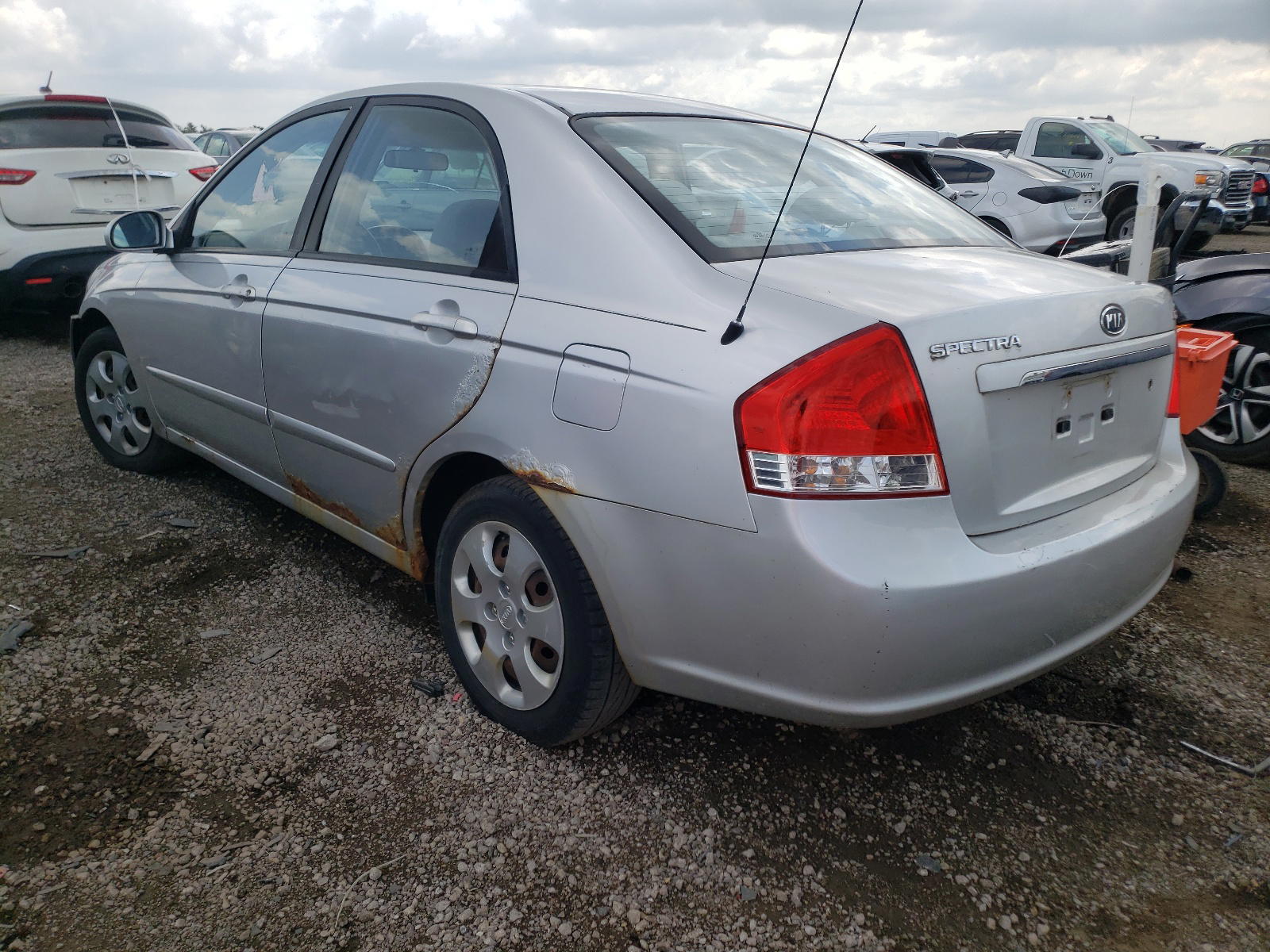 Photo 3 from auction – 2008 KIA SPECTRA EX with VIN KNAFE121385569363