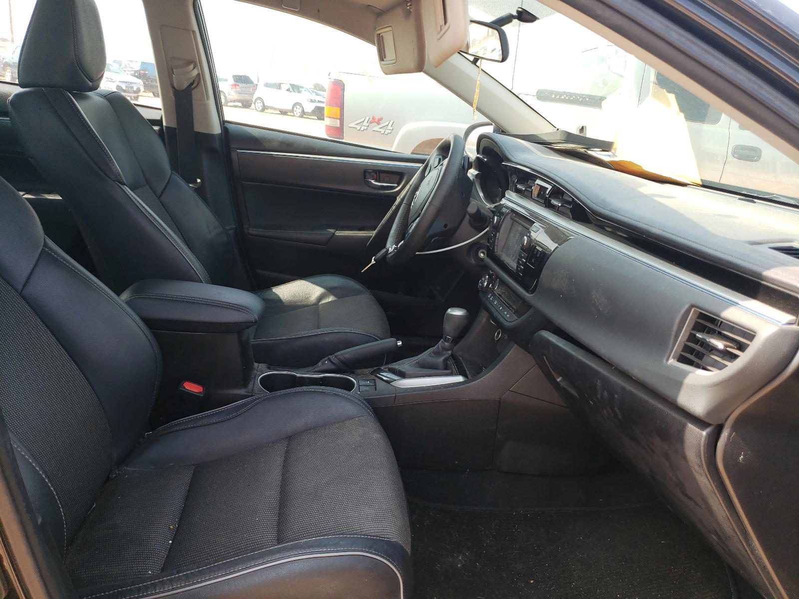 Photo 5 from auction – 2016 TOYOTA COROLLA L with VIN 5YFBURHE4GP422337