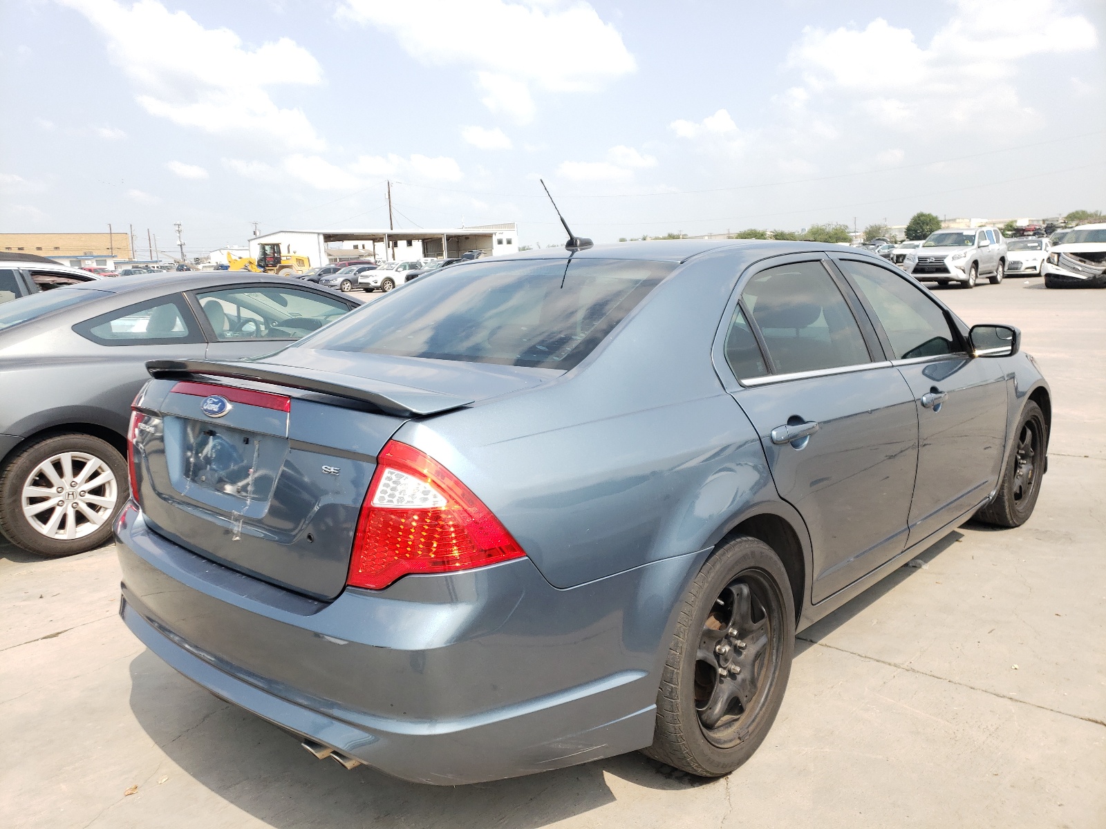 Photo 4 from auction – 2011 FORD FUSION SE with VIN 3FAHP0HA3BR184208