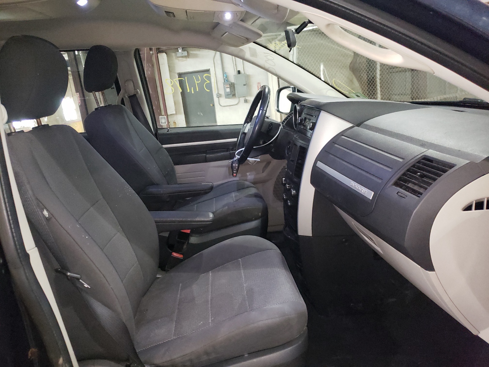 Photo 5 from auction – 2008 DODGE GRAND CARA with VIN 1D8HN54P68B164394