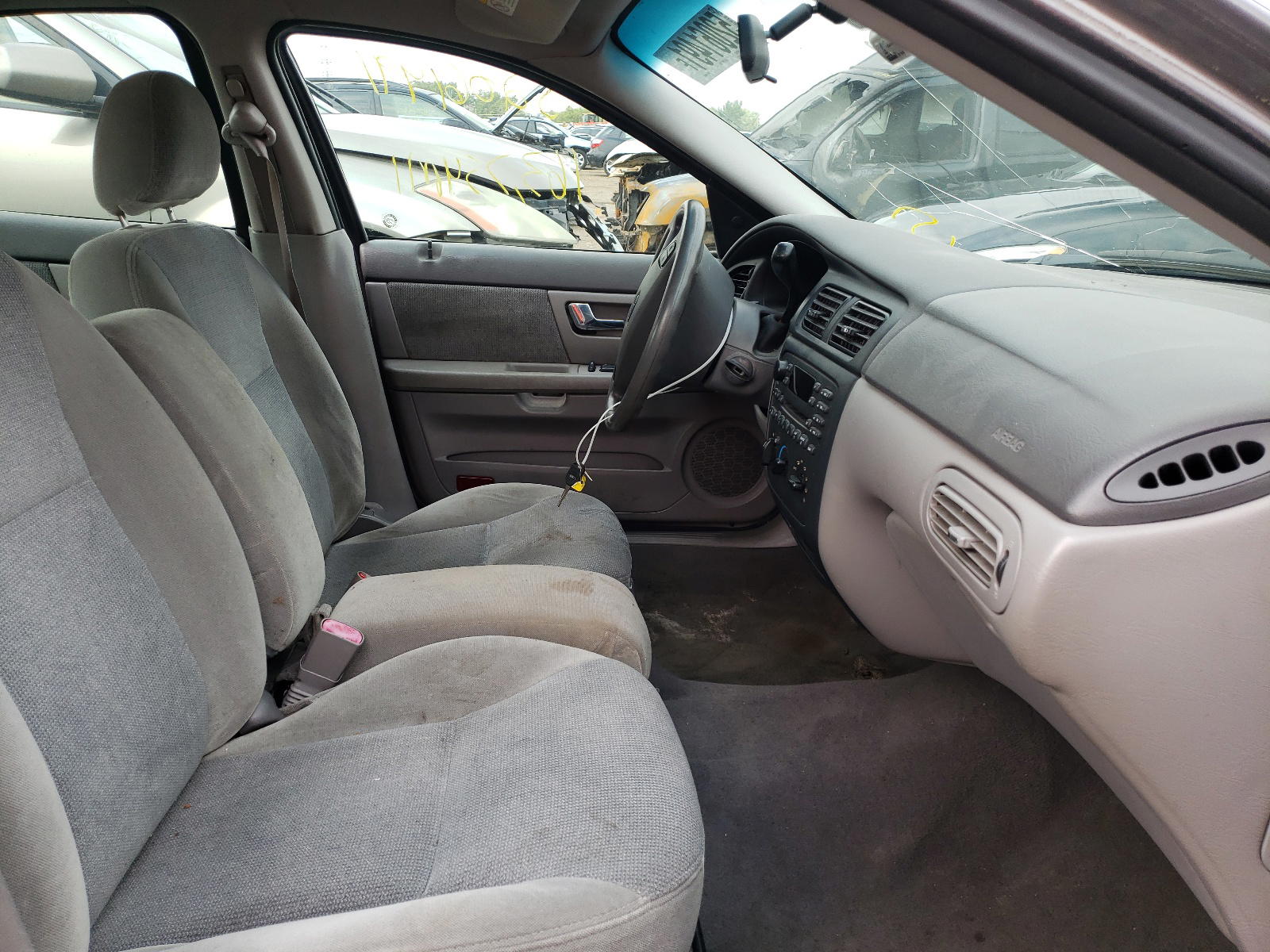 Photo 5 from auction – 2002 FORD TAURUS SE with VIN 1FAFP53U62G166850
