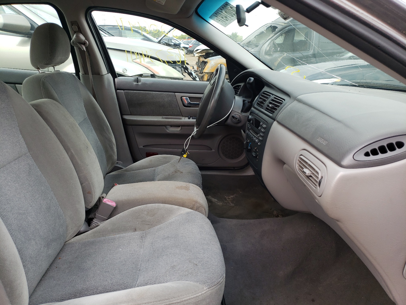 Фото 5 с аукциона – 2002 FORD TAURUS SE с VIN 1FAFP53U62G166850