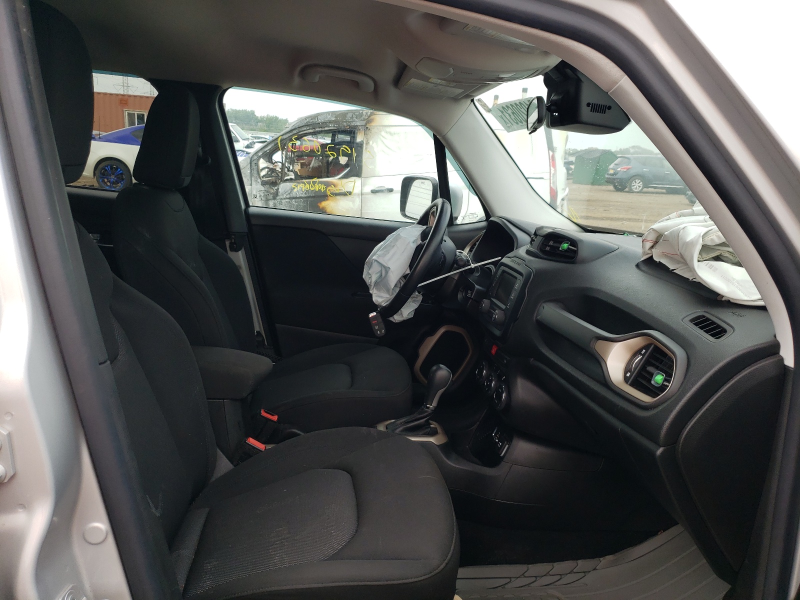 Photo 5 from auction – 2015 JEEP RENEGADE L with VIN ZACCJABTXFPC22913