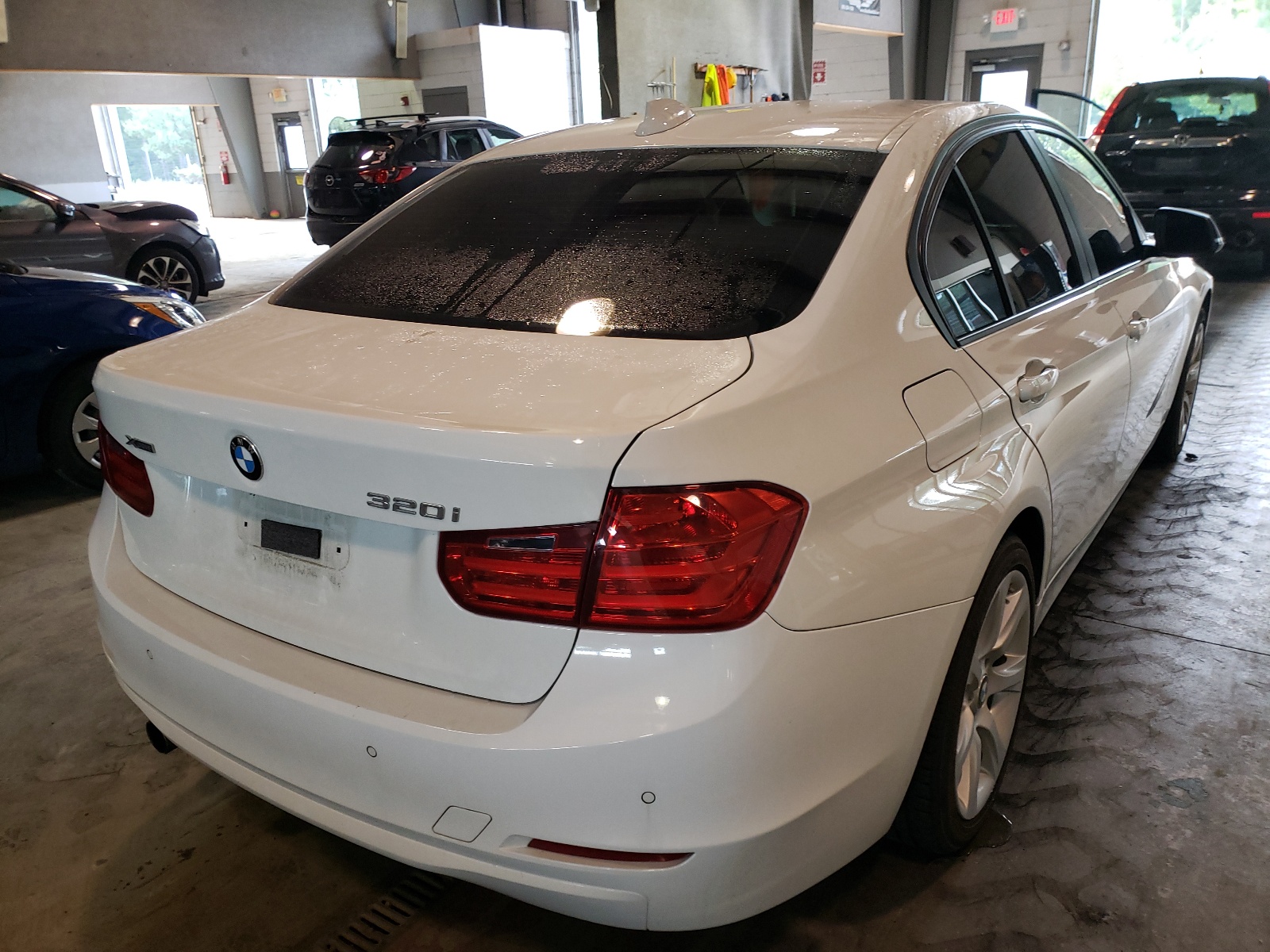 Photo 4 from auction – 2014 BMW 320 I XDRI with VIN WBA3C3C52EP662204